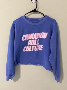 Cinnamon Roll Culture TPUSA Politics Graphic Crew Neck Sweater Size Medium